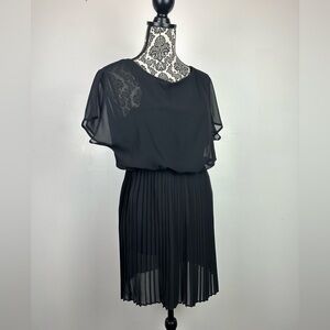 Forever 21 Black Pleated Dress Size M